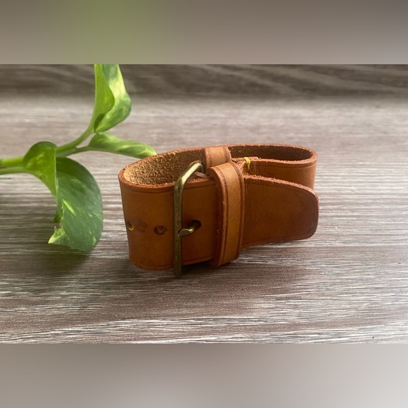 Louis Vuitton Poignet bracelet or bag charm | beautiful vachetta | EUC - Picture 8 of 9